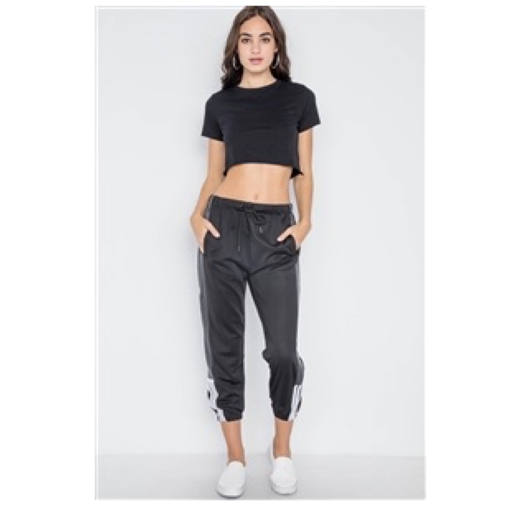 Black & White Sporty Mid-Rise Joggers Pants L/XL - Picture 3 of 13